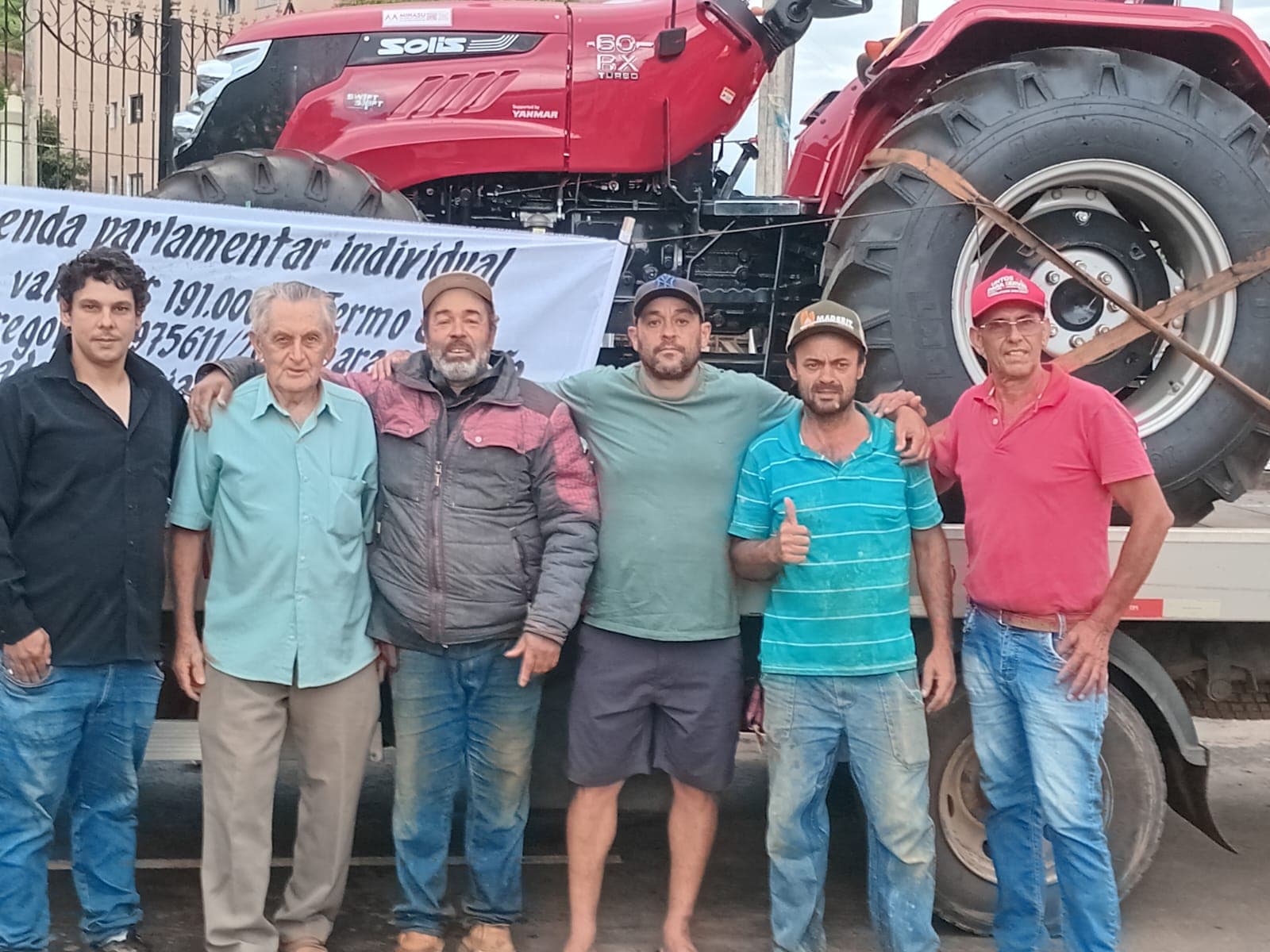 Trator Agrícola é Entregue à APROCAMA — Conquista da Comunidade Rural de Entre Folhas/MG